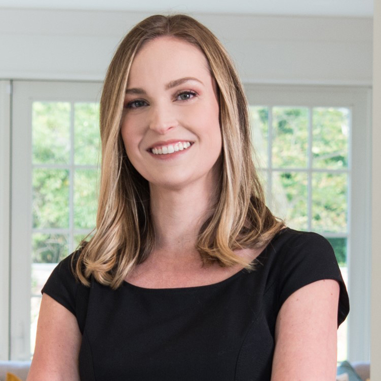 Amanda Smith Northport Howard Hanna Coach Realtors